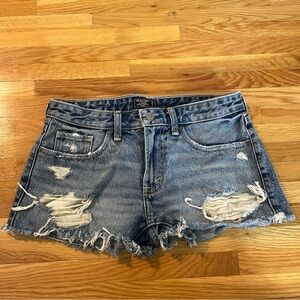 ABERCROMBIE & FITCH Distressed Denim Shorts